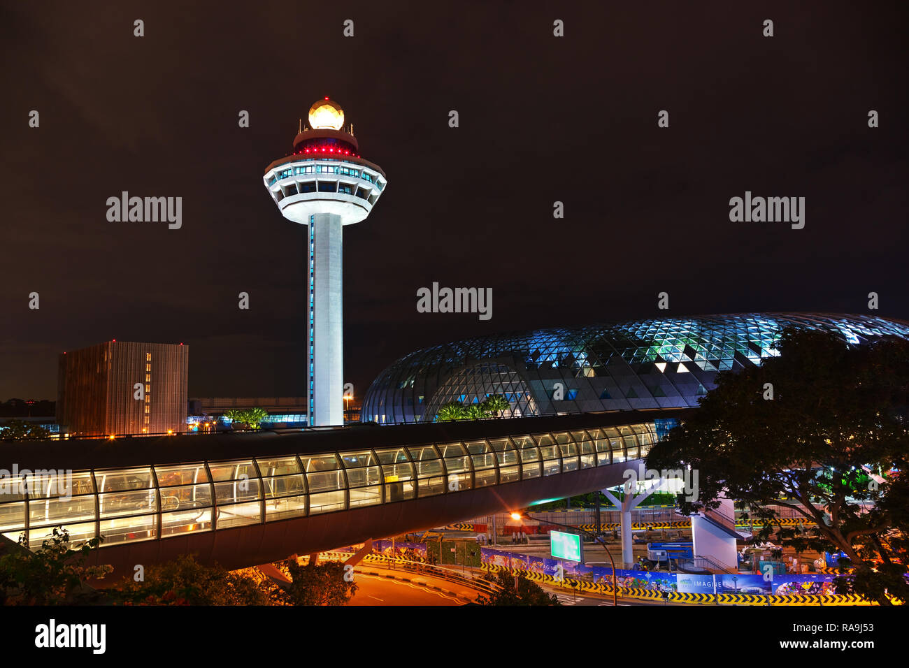 SINGAPORE - NOVEMBER 02: Changi airport control tower at night on November 02, 2018 in Singapore. Stock Photo