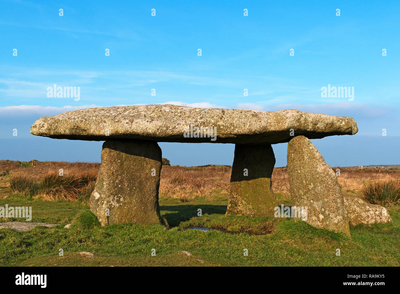 lanyon quoit, ancient dolman, burial chamber, near madron in cornwall, england, britain, uk. Stock Photo