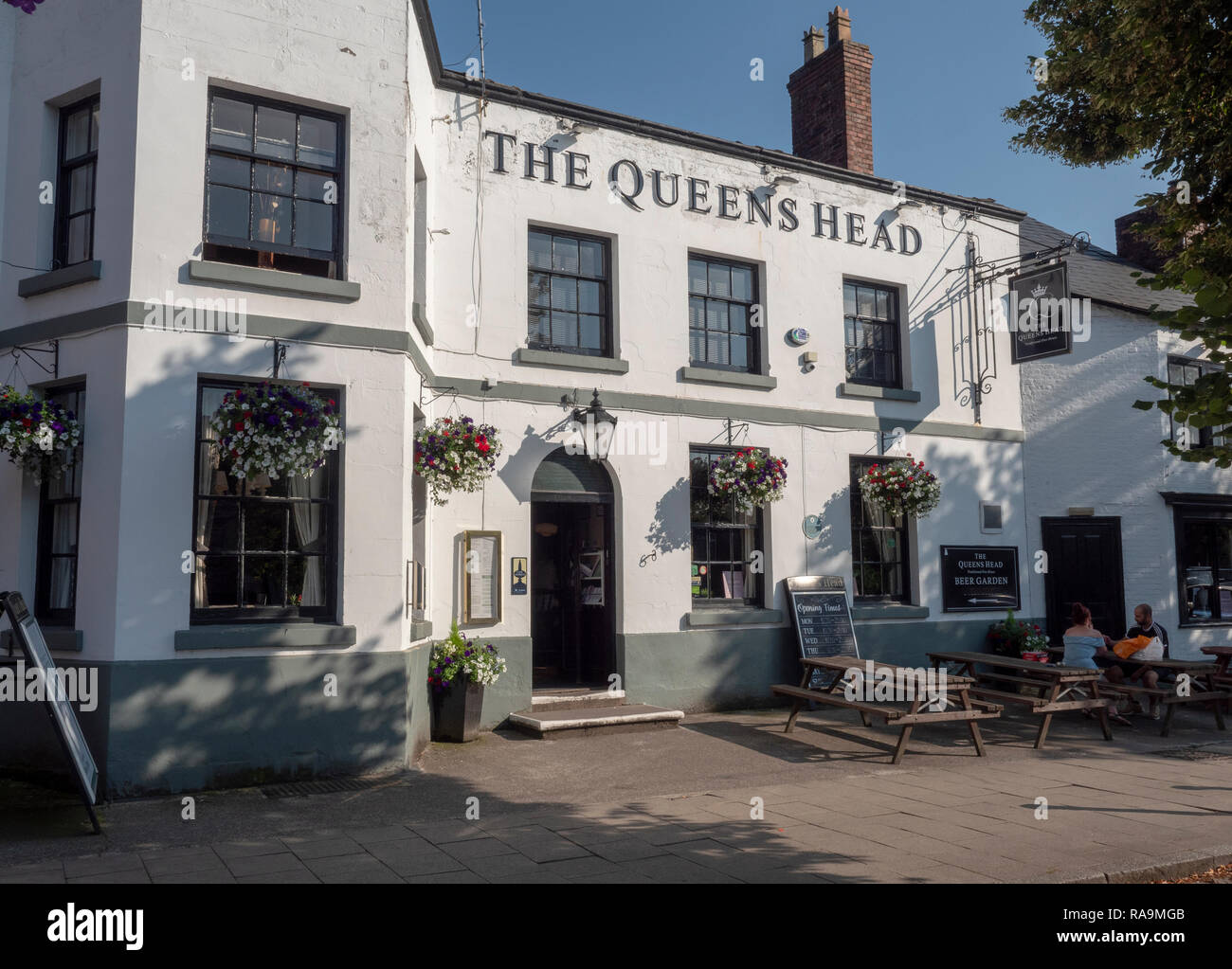 Old queens head hires stock photography and images Alamy