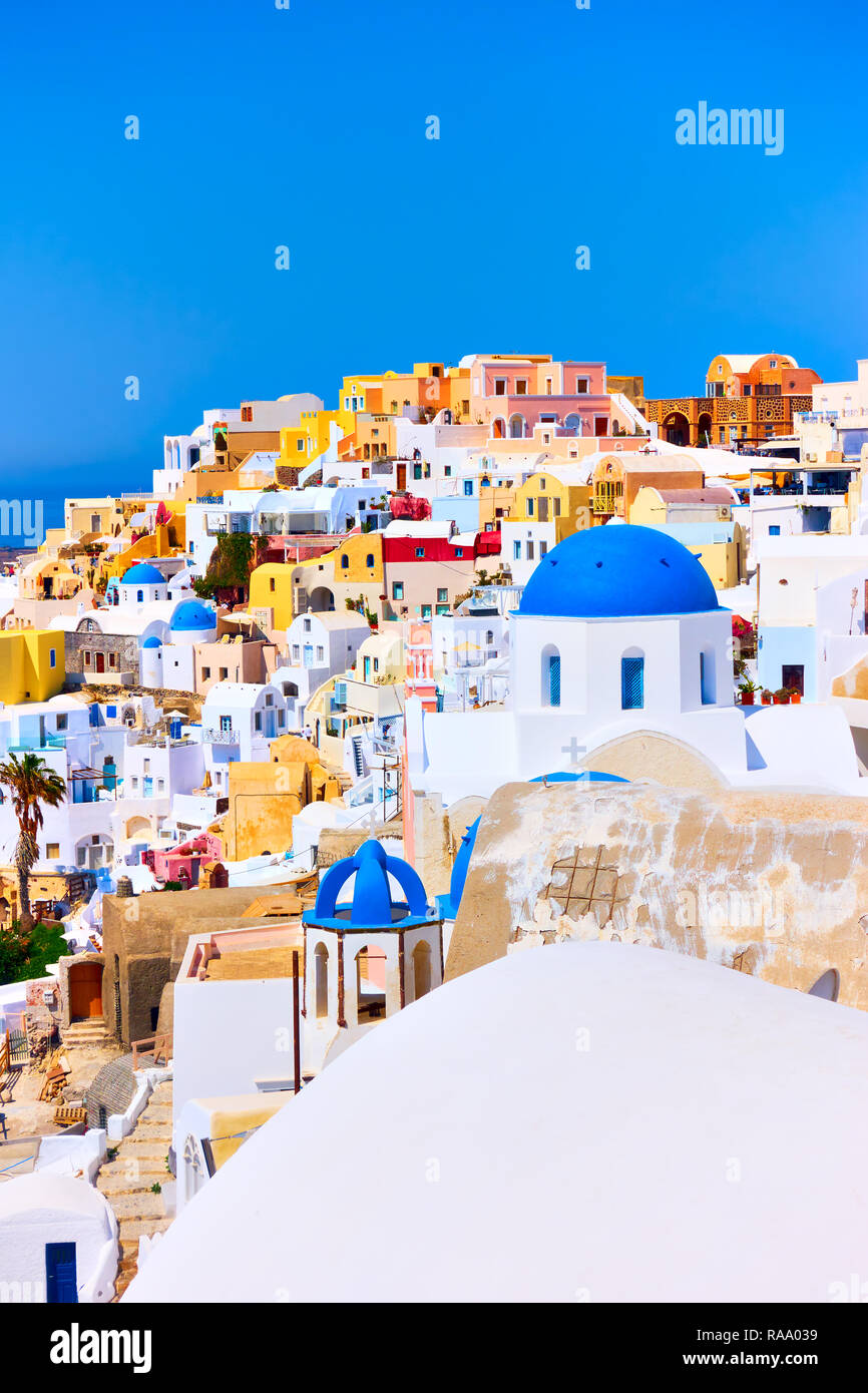 Colorful view of Oia town in Santorini, Greece. Vertical shot ...