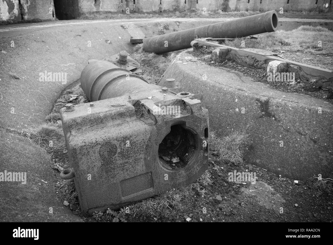 Broken gun barrel hires stock photography and images Alamy