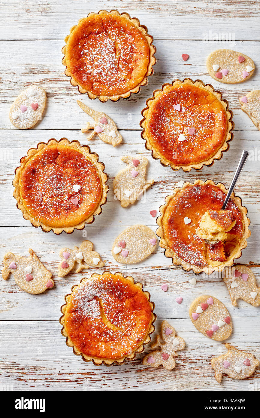 Delicious Swiss Easter Semolina Tarts Sprinkled With Powdered Sugar Gateau De Paques Osterchuechli In Tart Shells On A Wooden Table Decorated With Stock Photo Alamy
