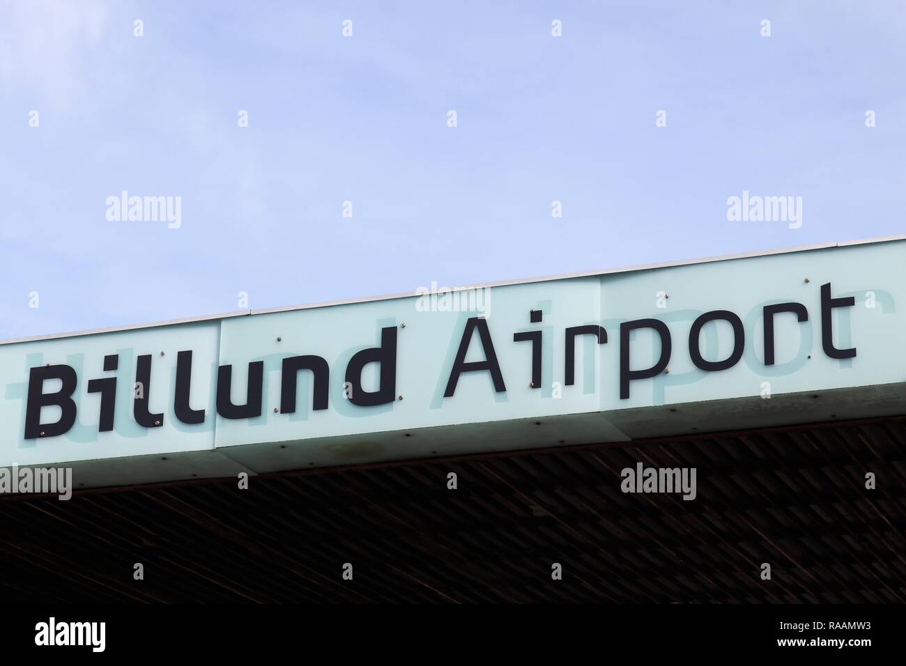 Largest airport hi-res stock photography and images - Alamy