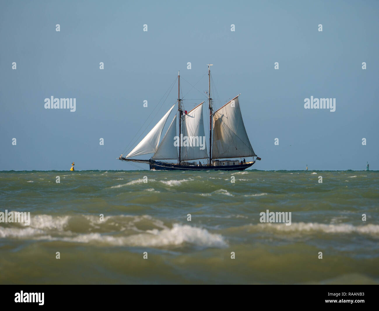 single sailboat