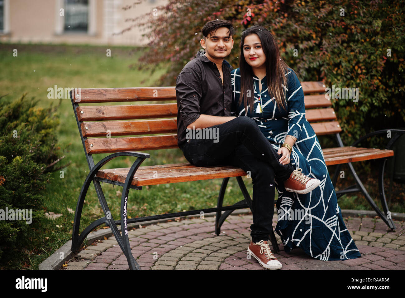 Sitting Down Kissing Pose Idea | Romantic couple poses, Kissing poses,  Couple photography