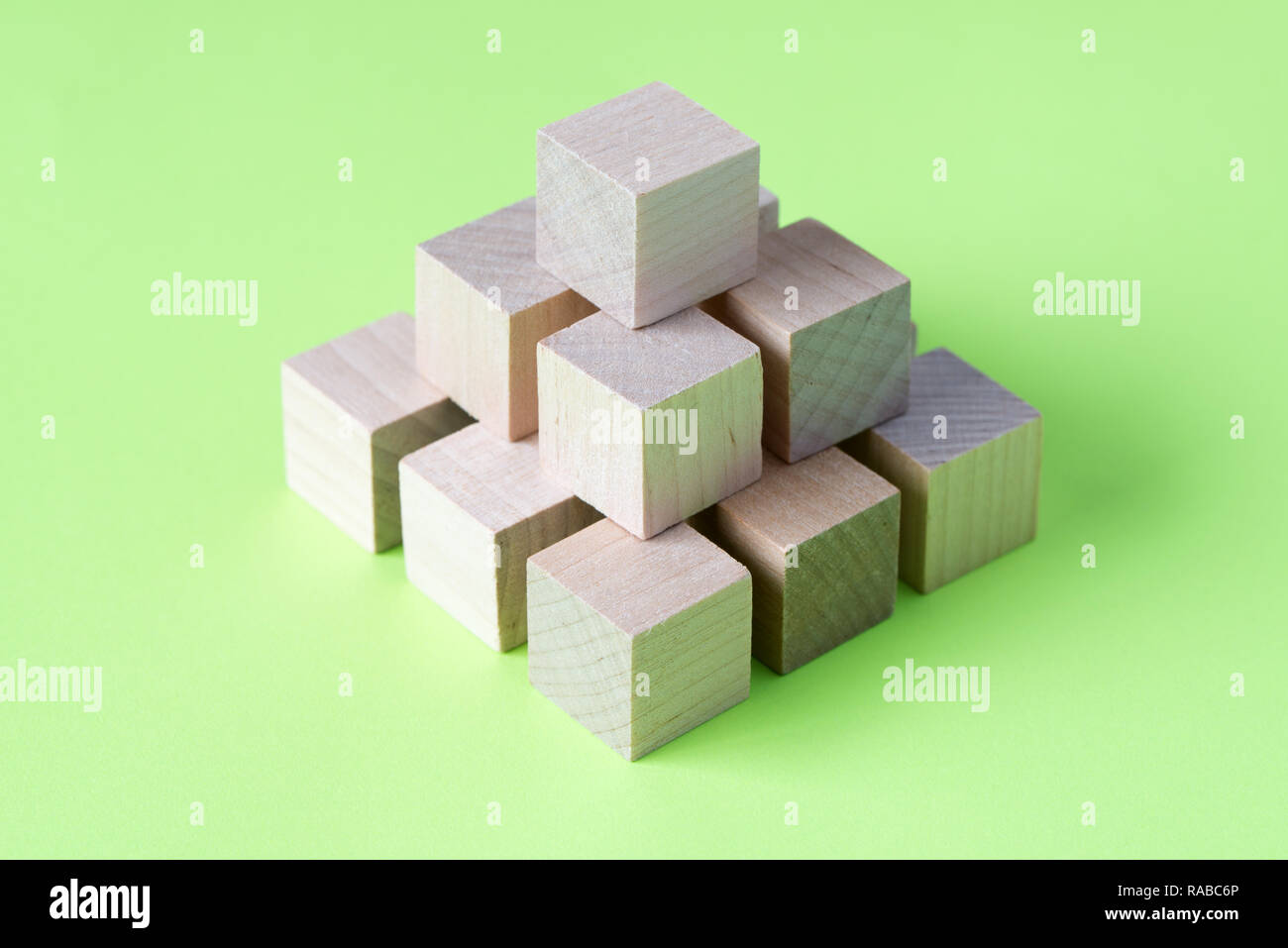 560,089 Wooden Cube Images, Stock Photos, 3D objects, & Vectors