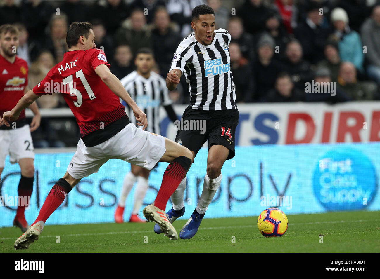 Newcastle upon Tyne, UK. 2nd Jan, 2019. 2nd Jan, 2019. Nemanja Matic of Manchester United battles with Isaac Hayden of Newcastle United during the Premier League match between Newcastle United and Manchester United at St. James's Park, Newcastle on Wednesday 2nd January 2019. Credit: MI News & Sport /Alamy Live News Stock Photo