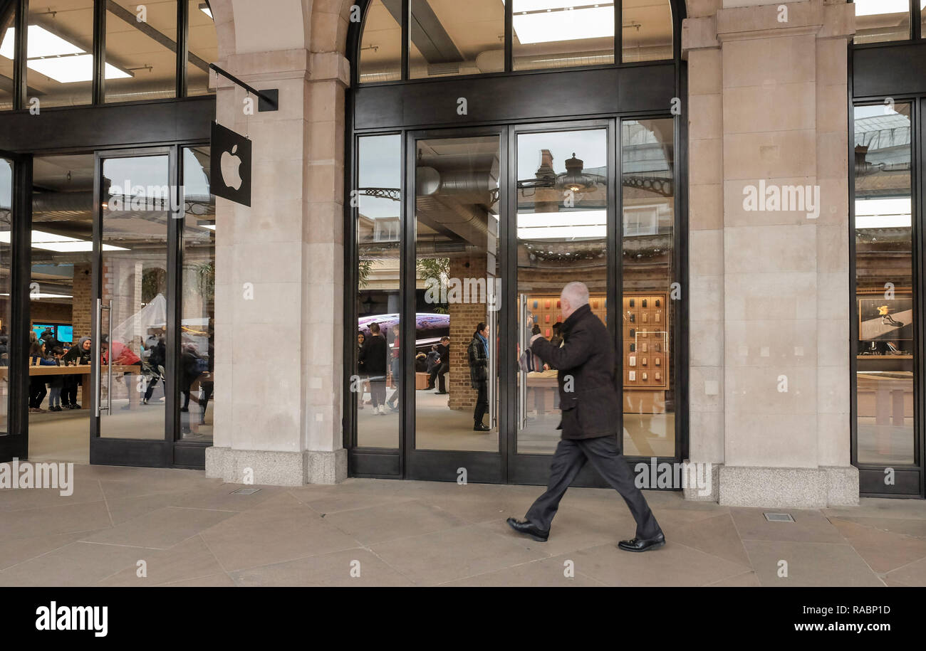 London Uk 3 Jan 2019 A Man Walks Past An Apple Store In Covent