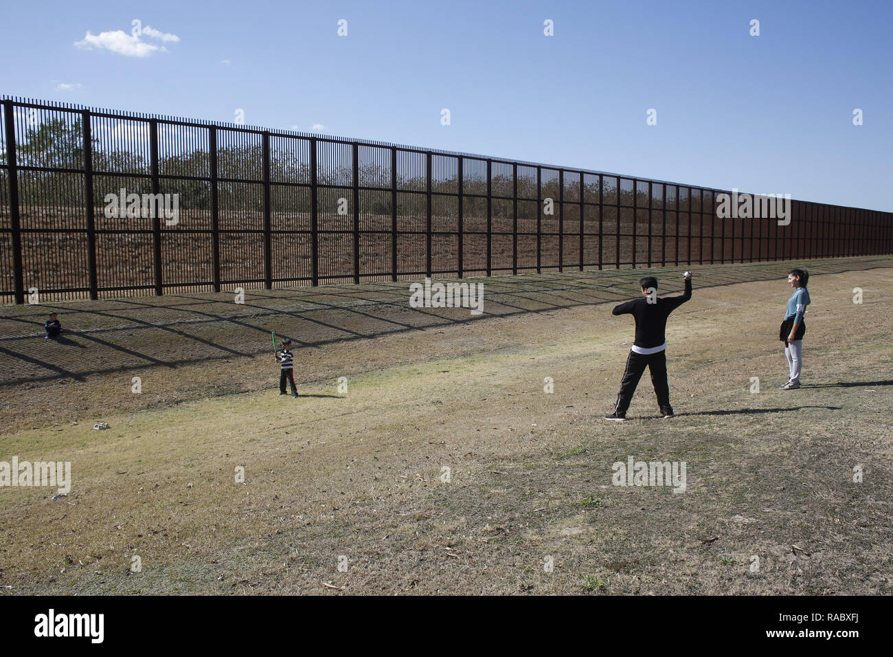 Brownsville texas border fence hires stock photography and images Alamy