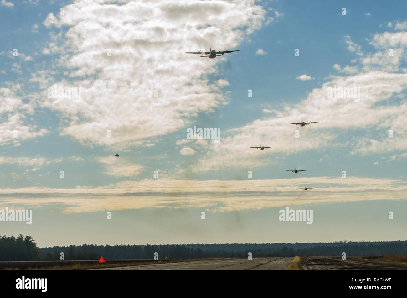 139th airilift wing hires stock photography and images Alamy