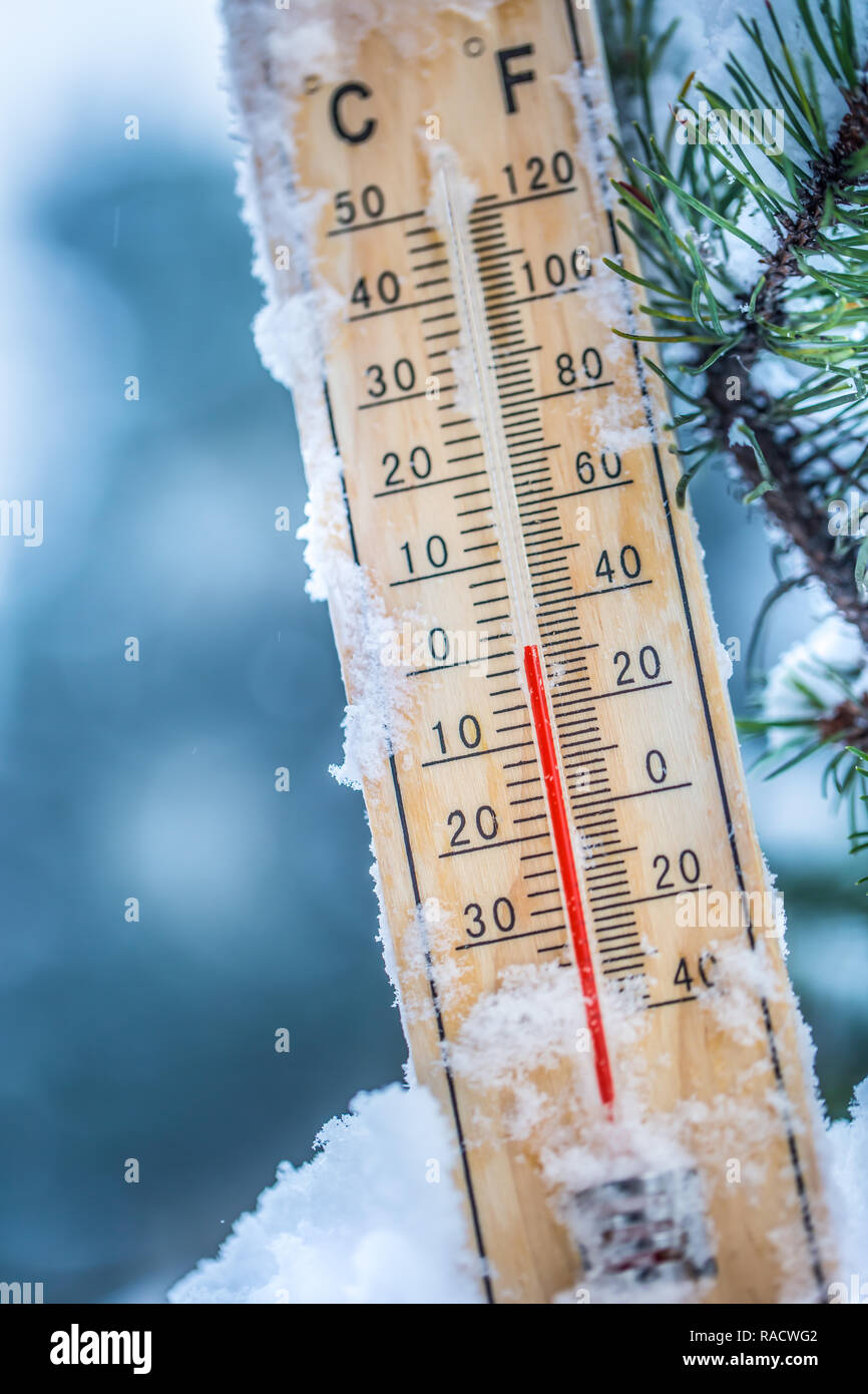 Farenheit Thermometer Stock Photos & Farenheit Thermometer Stock Images ...