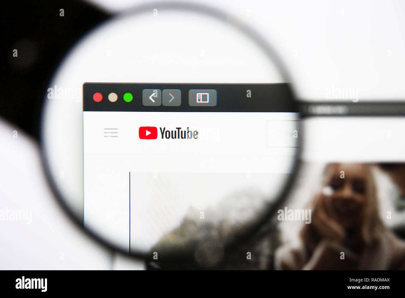 Los Angeles California Usa 27 December 18 Youtube Website Homepage Youtube Logo Visible On Screen Stock Photo Alamy Los Angeles California Usa 27 December 18 Youtube Website Homepage Youtube Logo Visible On Screen Stock Photo Alamy