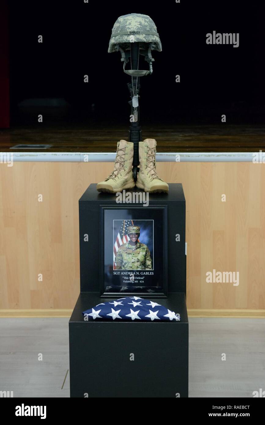 Boots rifle dog tags helmet hires stock photography and images Alamy