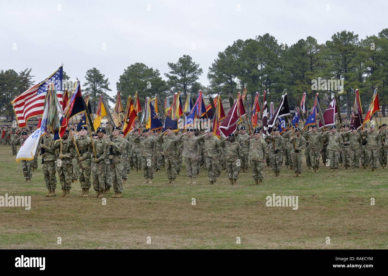 101st airborne division air assault screaming hi-res stock photography ...