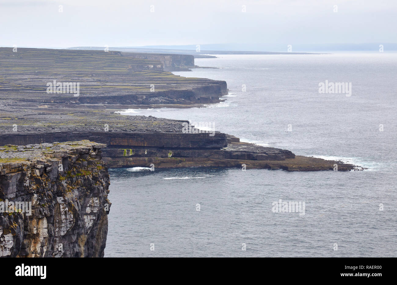Dun aonghasa cliffs hi-res stock photography and images - Alamy