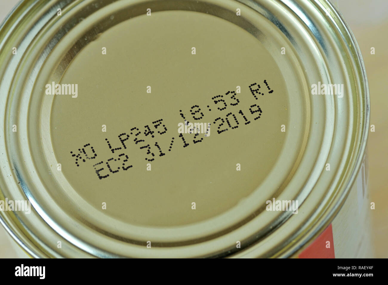 Expiry date label hi-res stock photography and images - Alamy