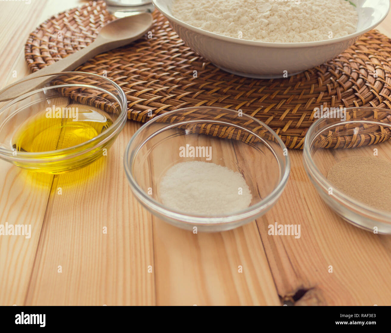 Olive oil and flour hires stock photography and images Alamy
