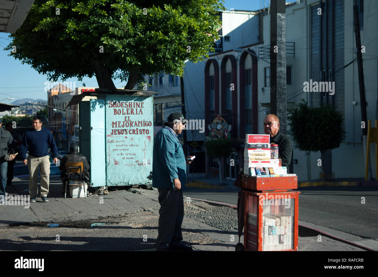 334 Cigarette Vendor Stock Photos, High-Res Pictures, And Images - Getty Images
