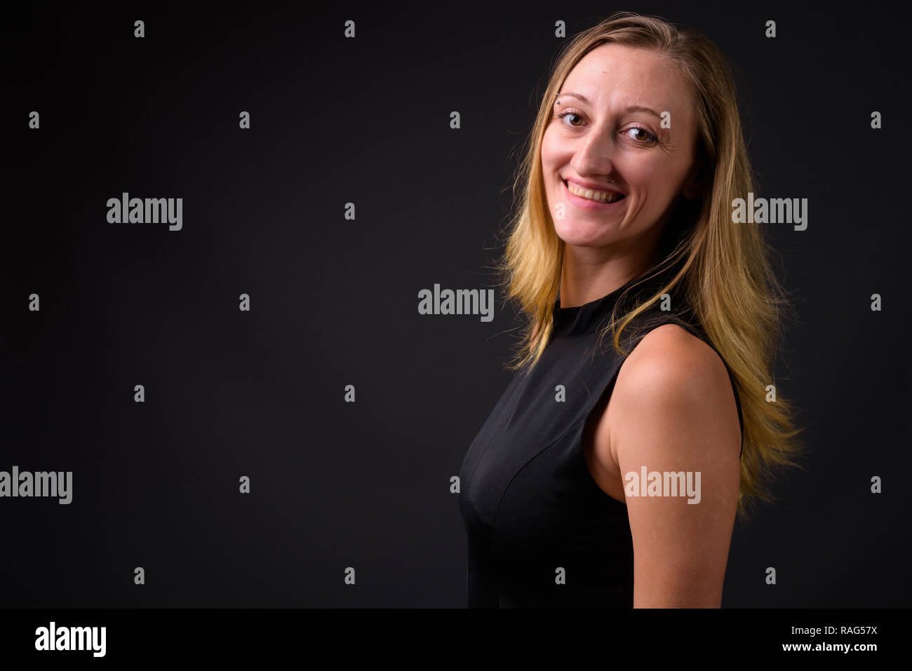 Happy black business woman hi-res stock photography and images - Alamy