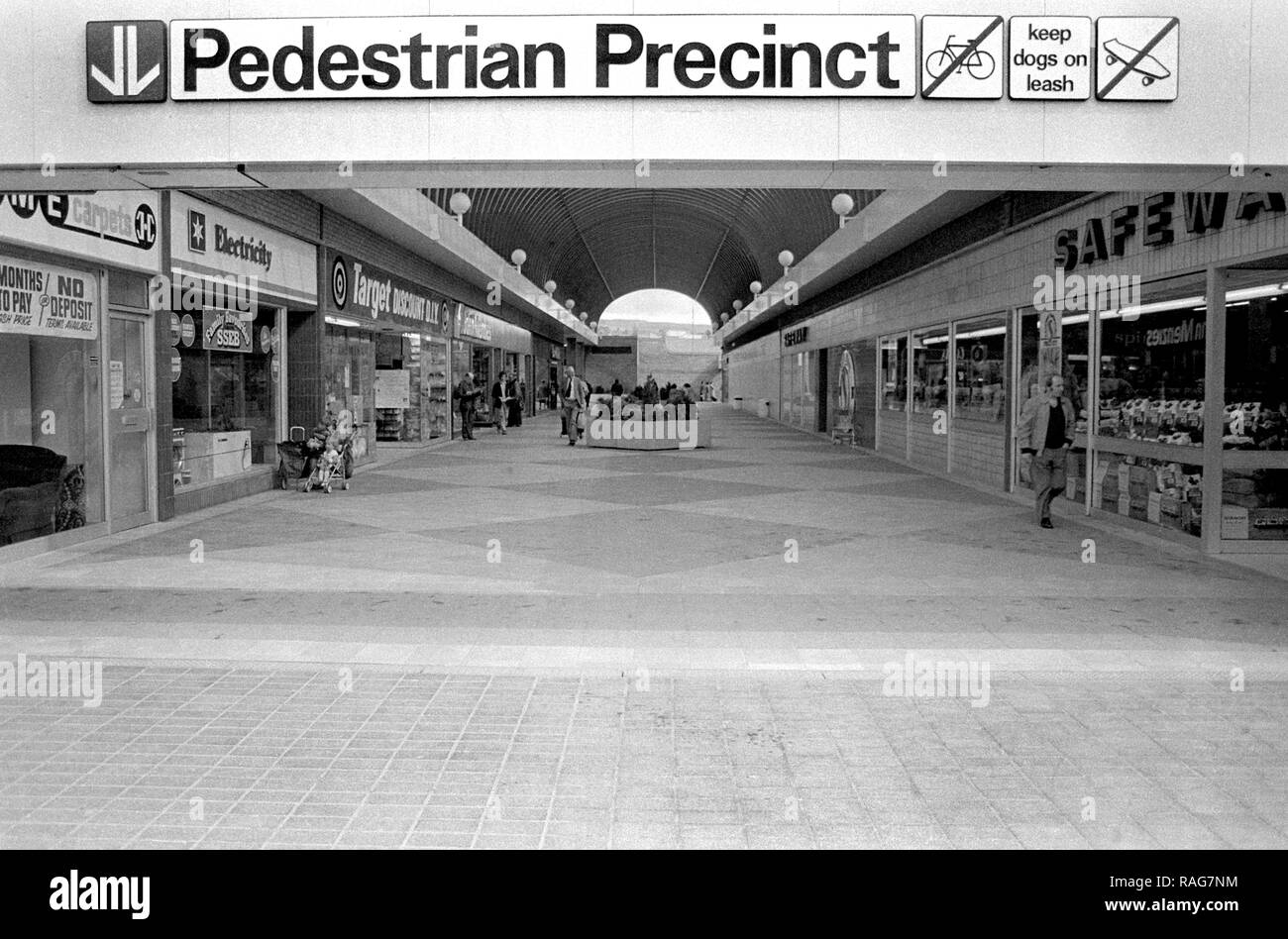 Clydebank shopping centre hires stock photography and images Alamy