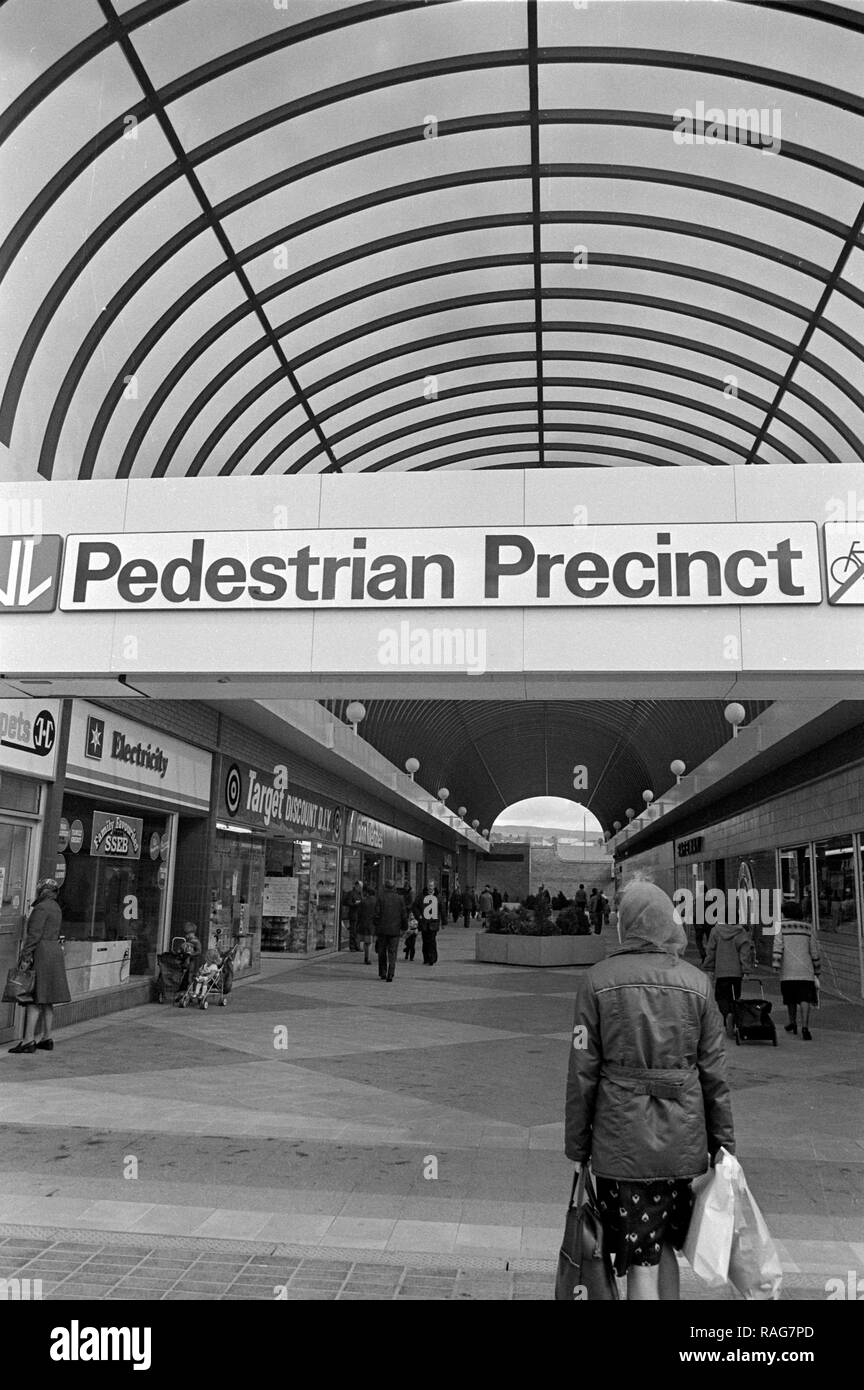 Clydebank shopping centre hires stock photography and images Alamy