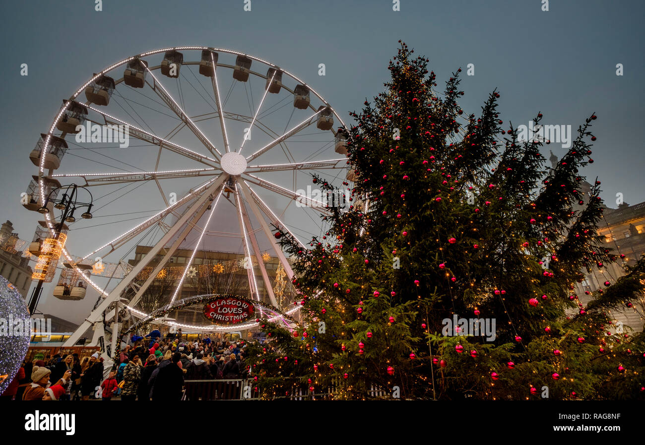 square glasgow christmas hires stock photography and images Alamy
