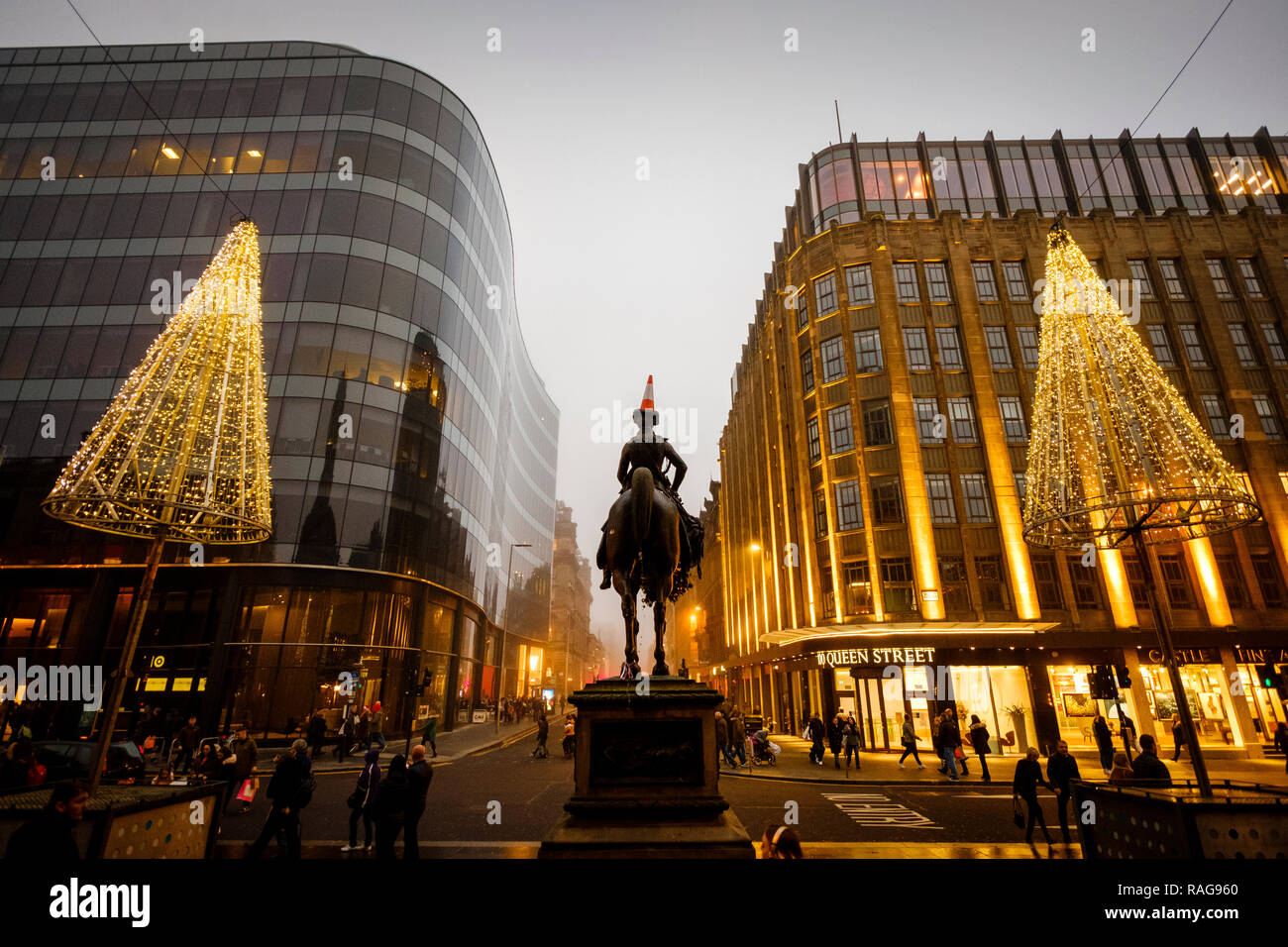The Wellington Statue at the Gallery of Modern Art in Glasgow - at Christmas. Stock Photo