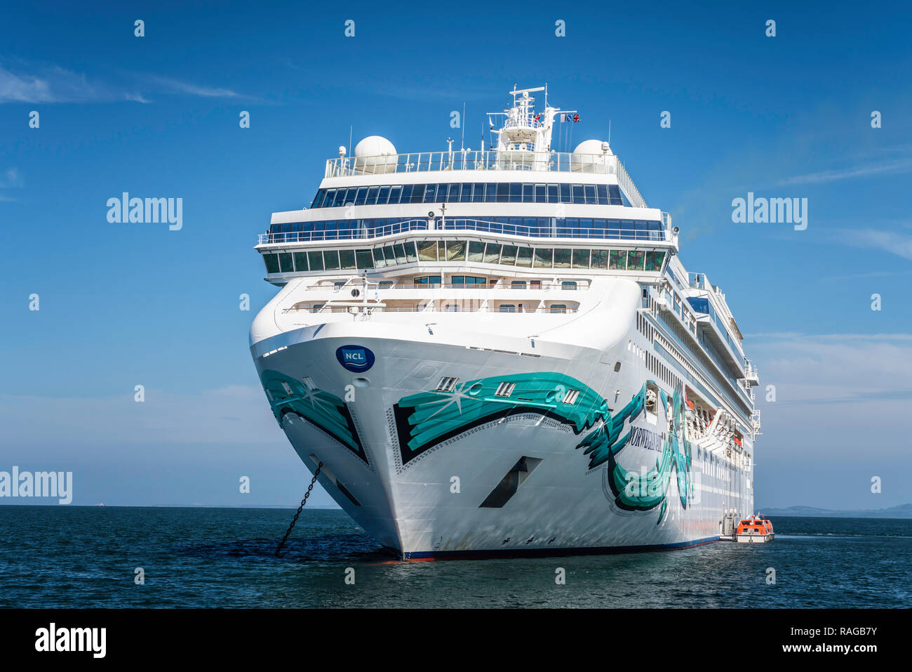 The Norwegian Jade cruise ship at anchor Stock Photo - Alamy