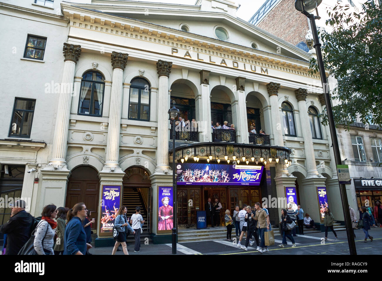 London Palladium Exterior High Resolution Stock Photography and Images -  Alamy