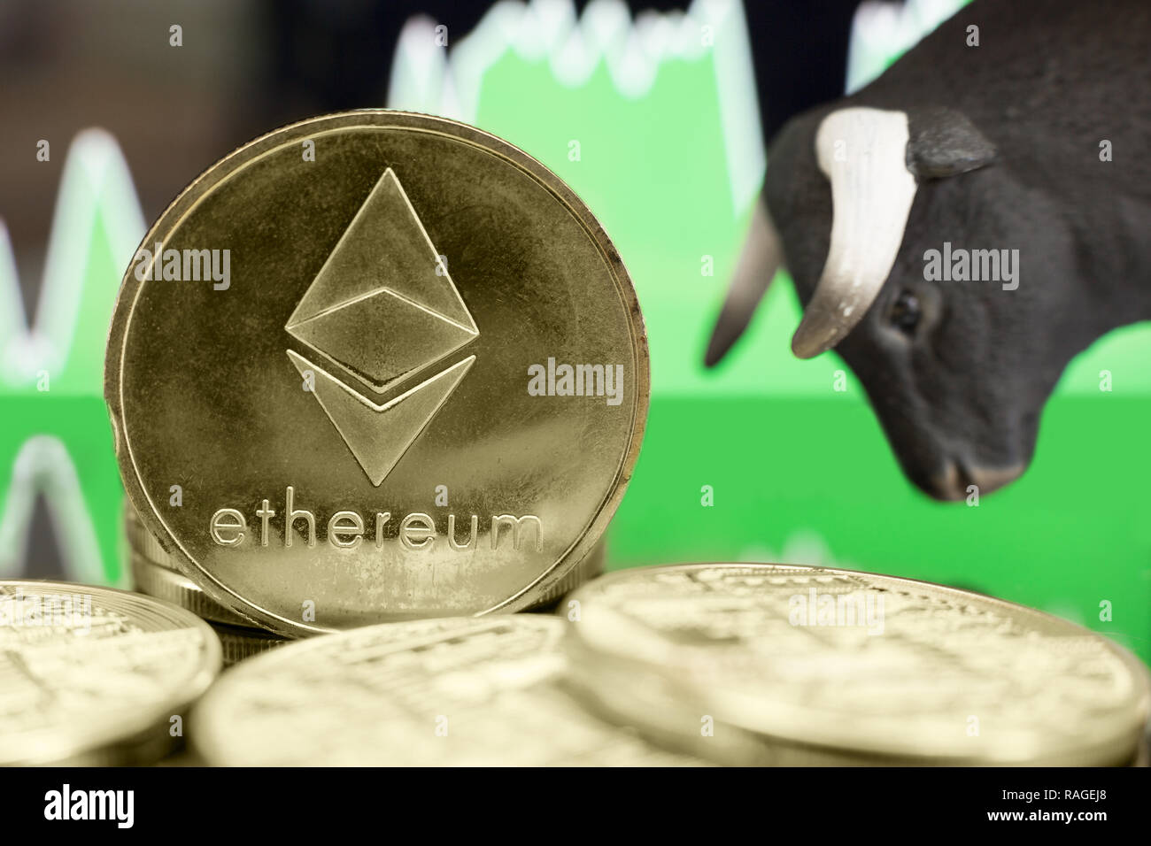 Bullish hi-res stock photography and images - Alamy
