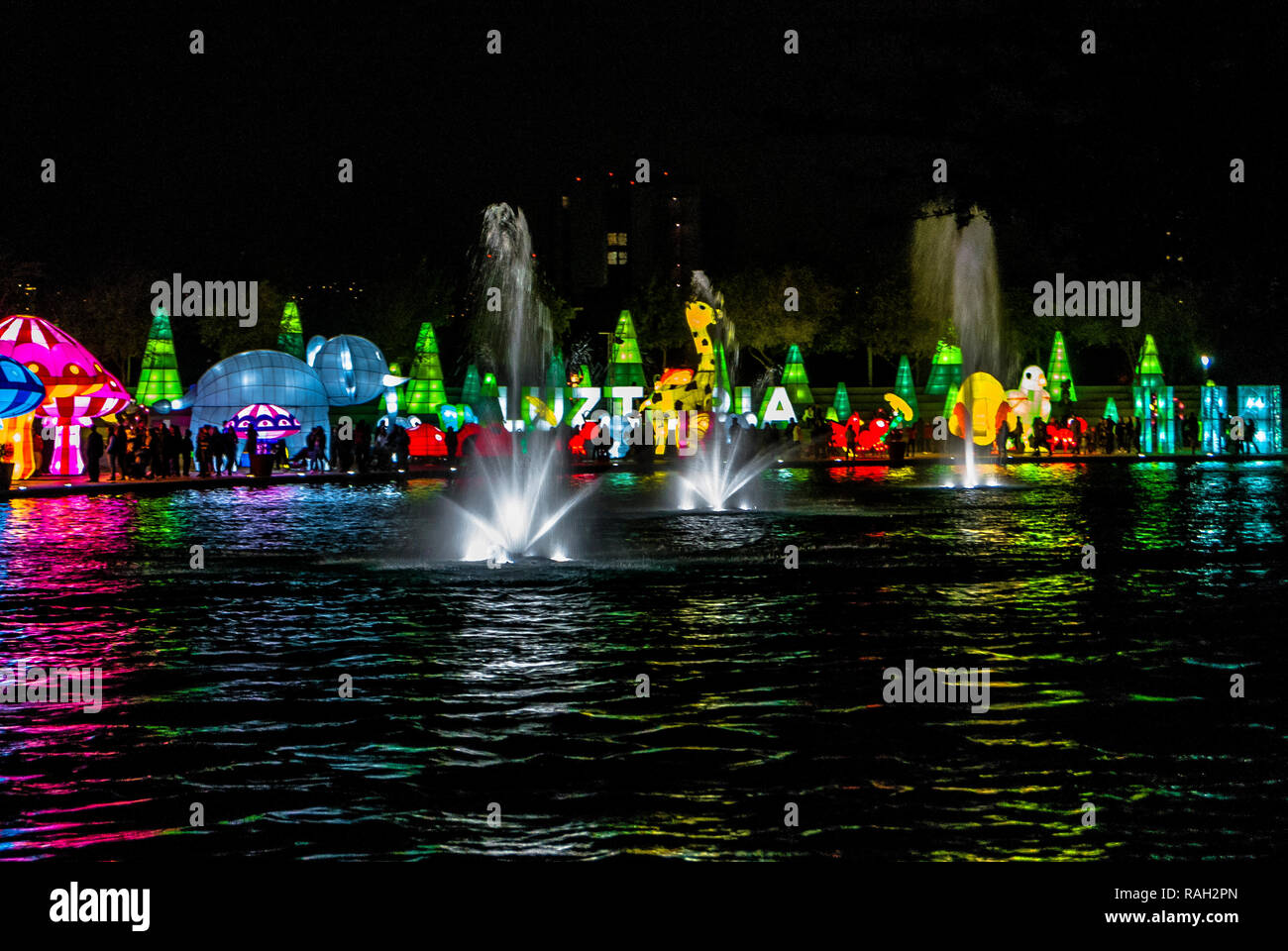 Lights shadow in water hi-res stock photography and images - Alamy