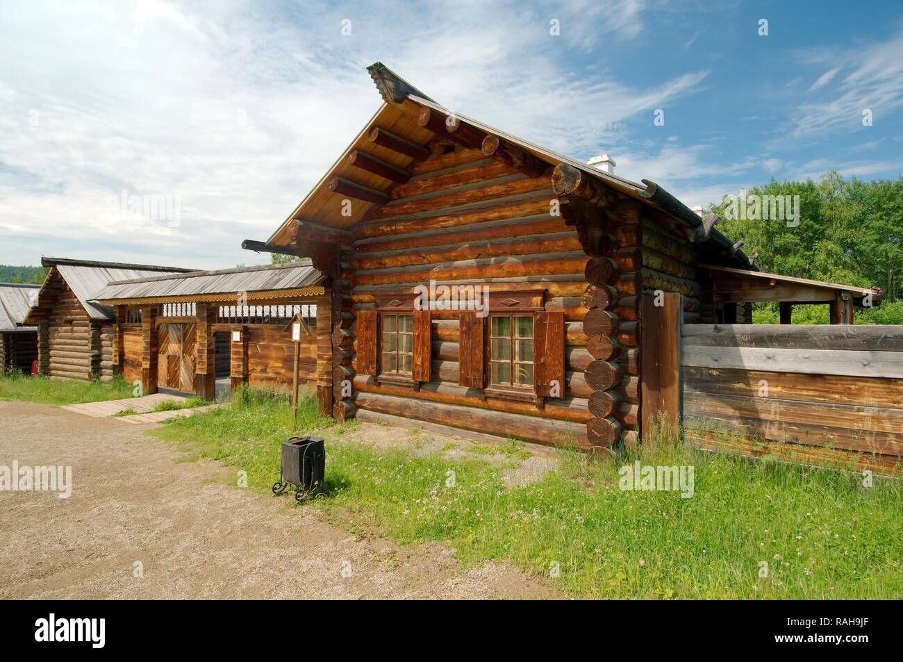 Russian country houses hires stock photography and images Alamy