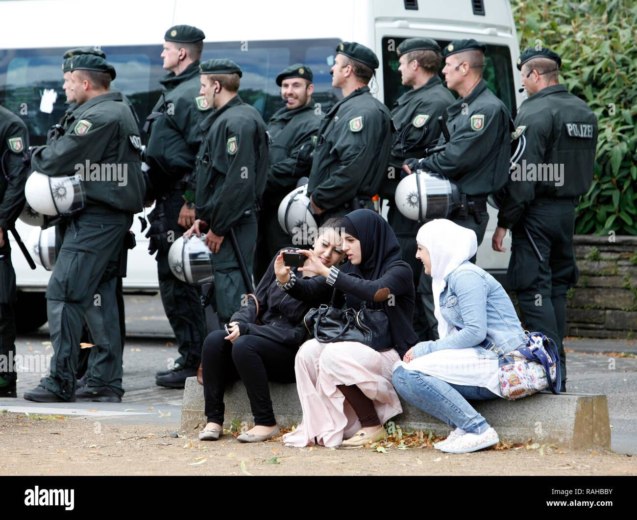 Riot police at the '1. Islamischer Friedenskongress' rally of the Salafi movement of the preacher Pierre Vogel, Cologne Stock Photo