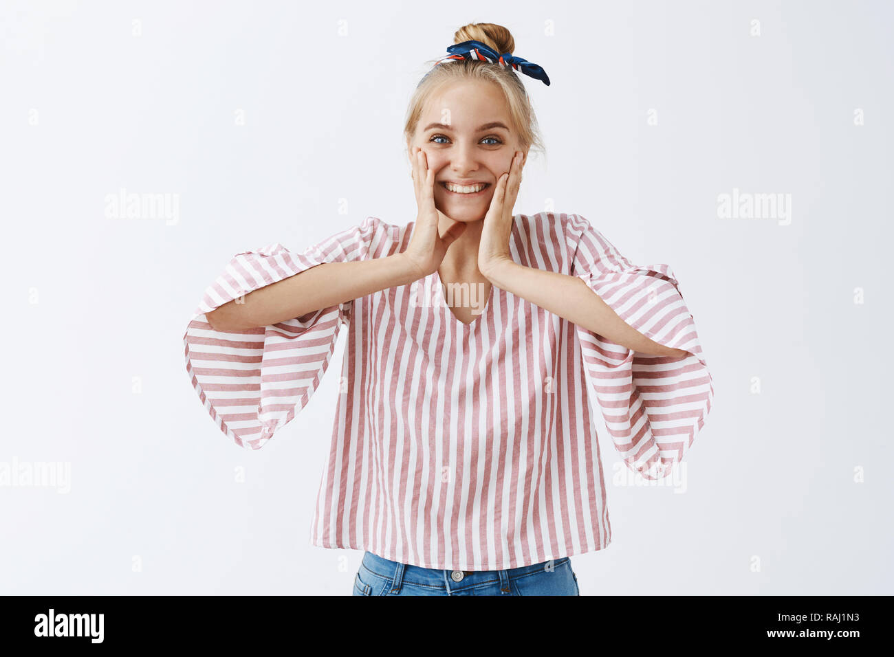 Squeezing glasses hires stock photography and images Alamy