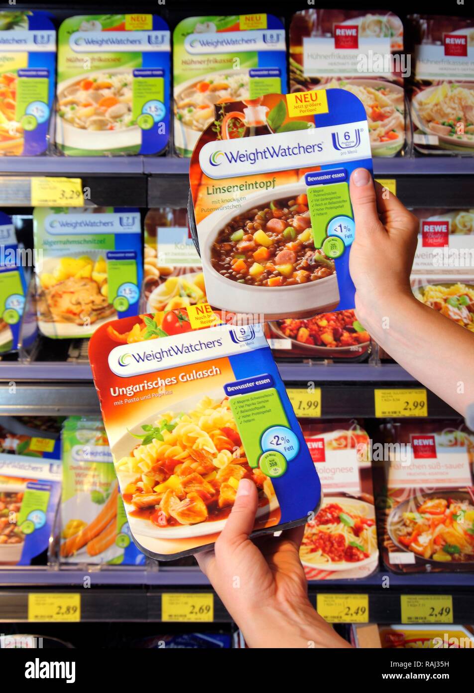 Pre-cooked Weight Watchers dishes, food hall, supermarket Stock Photo