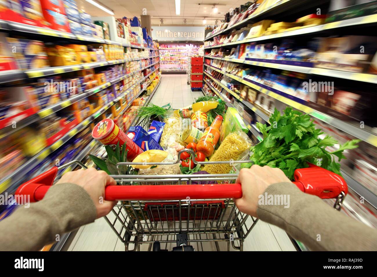 Shopping trolley full of food hires stock photography and images Alamy