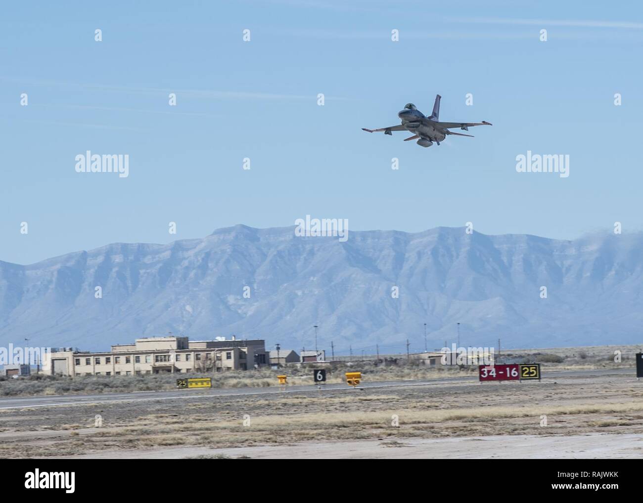Holloman air force base hires stock photography and images Alamy