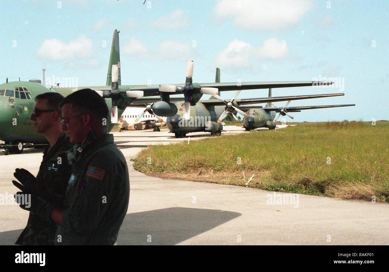 PLANES ON LANDING STRIP Stock Photo Alamy