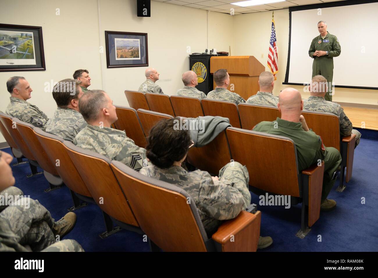 1st Air Force Command Chief Master Sgt. Richard King Visits 177th Fighter  Wing > 177th Fighter Wing