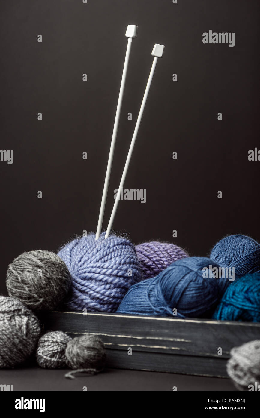 Dark blue knitting needles hi-res stock photography and images - Alamy