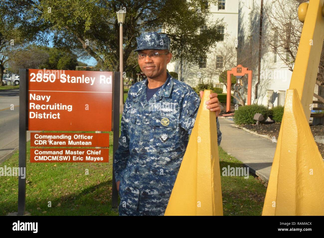 Recruiting headquarters hi-res stock photography and images - Page