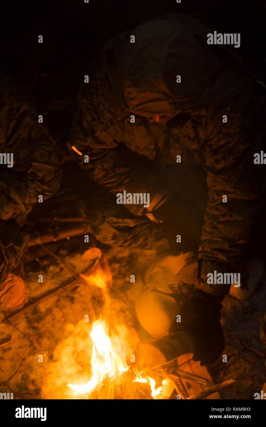 Build A Fire High Resolution Stock Photography And Images Alamy
