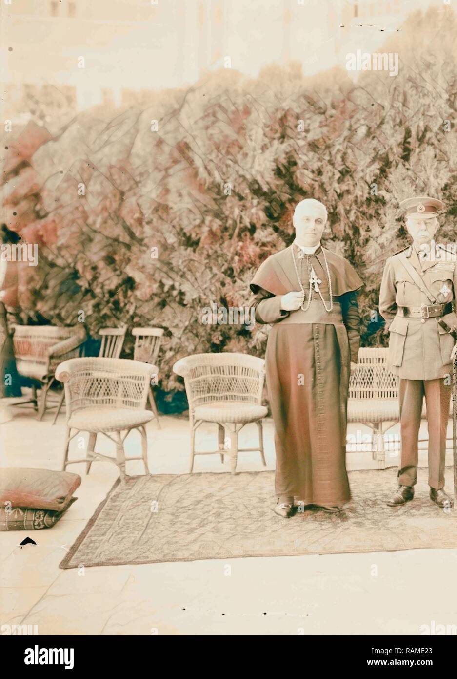Notables Princess Ileana of Romania, Earl of Luton, Crown Prince of