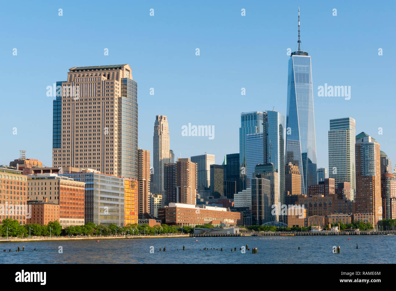New york skyline water tower hi-res stock photography and images - Alamy