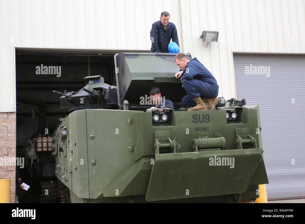 Marines From Marine Corps Systems Command S Amphibious Vehicle