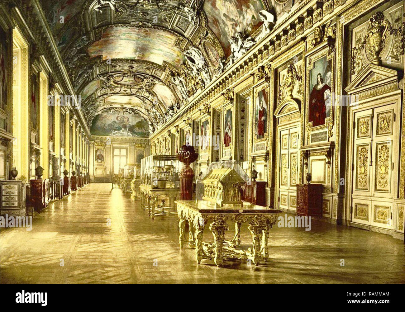 A gallery in the Louvre, Paris. Between 1890 & 1910 Stock Photo Alamy