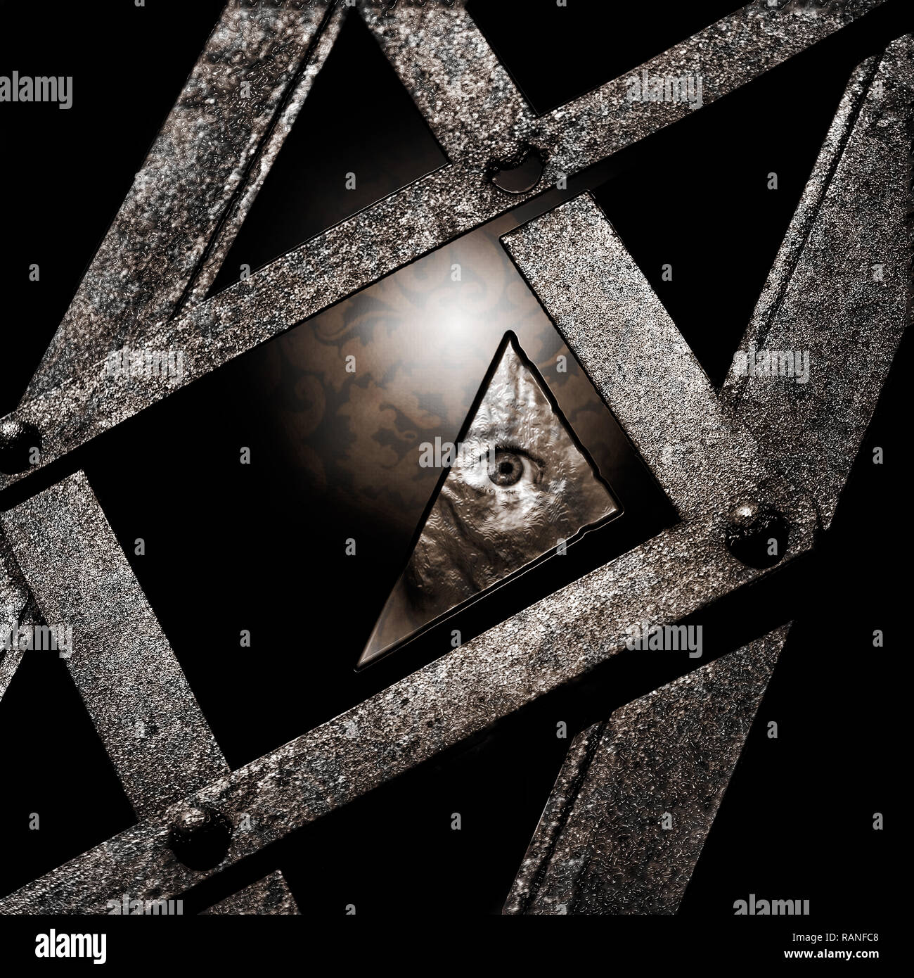 Black and white broken mirror image hi-res stock photography and images ...