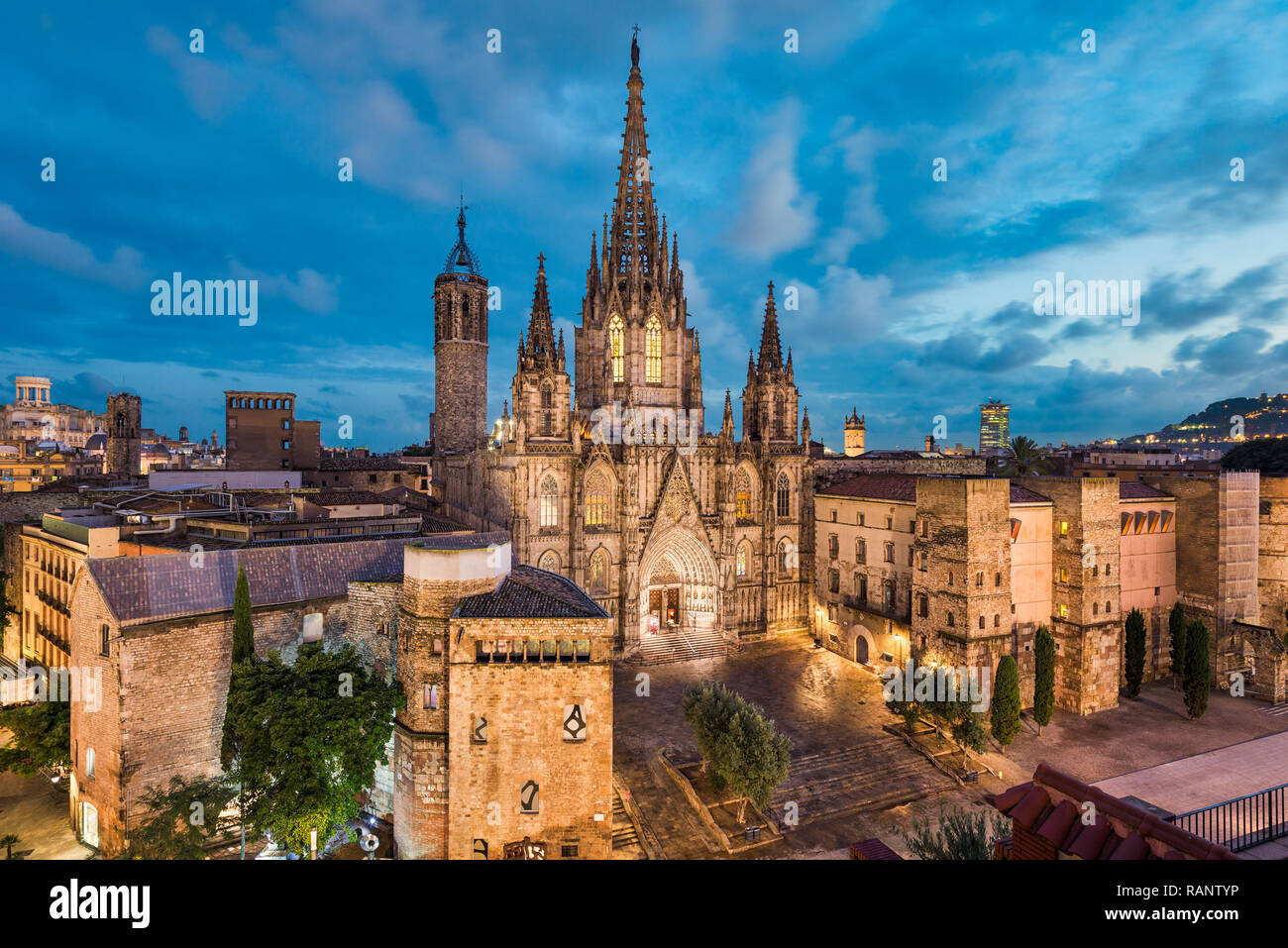 Barcelona cityscape skyline hi-res stock photography and images - Alamy