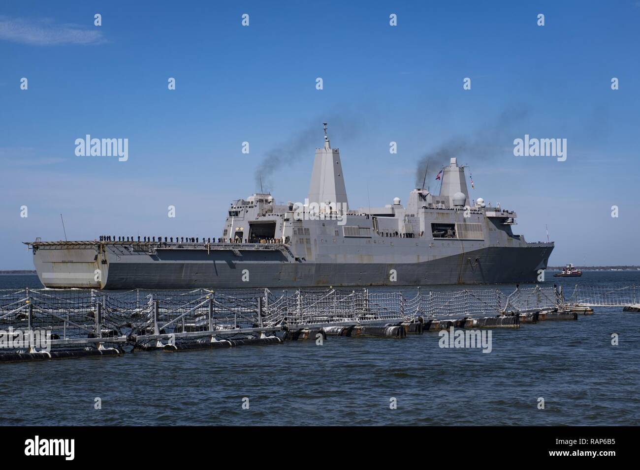 norfolk-va-feb-25-2016-the-san-antonio-class-amphibious-transport