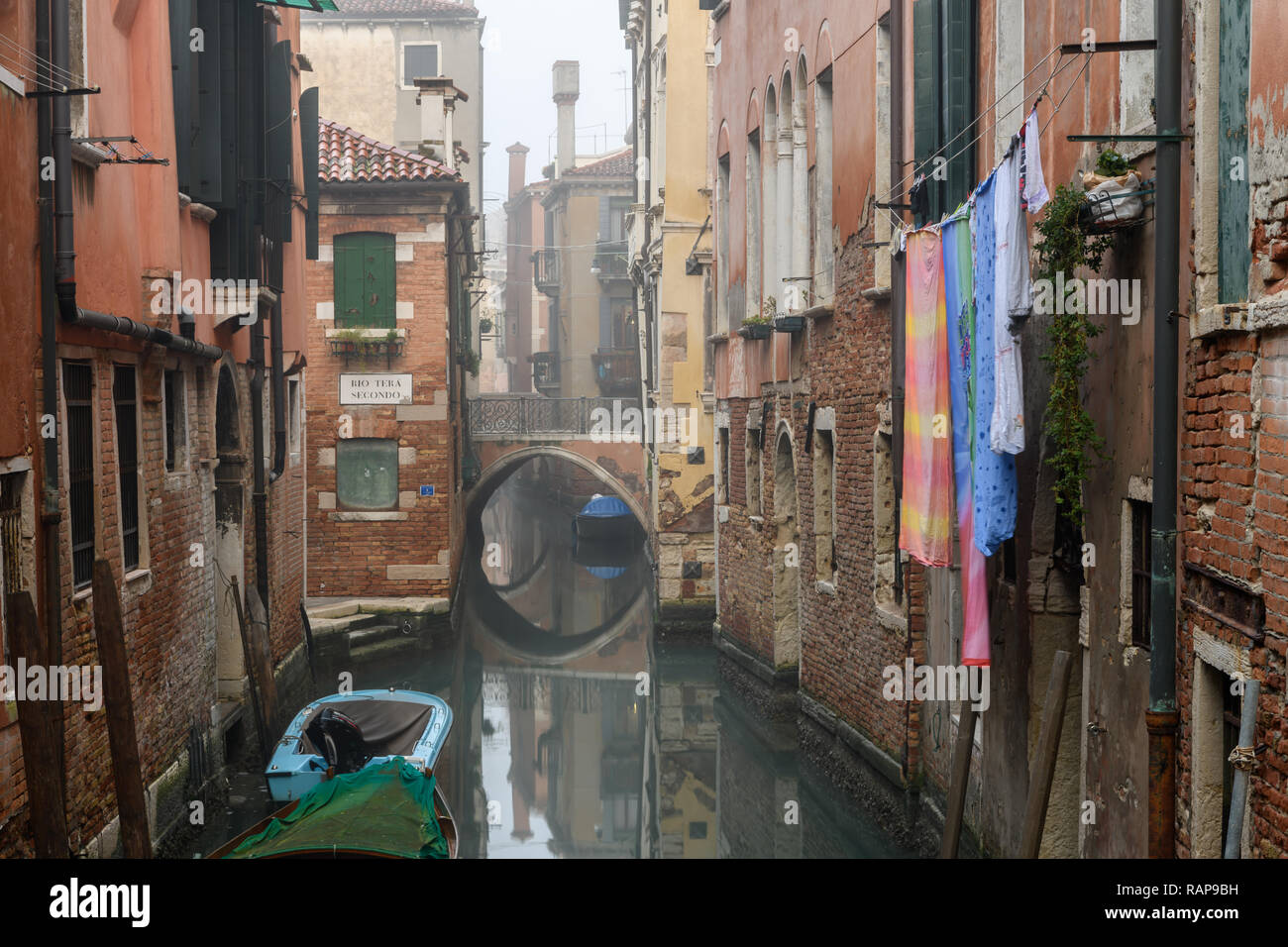 Venice narrow canals houses hi-res stock photography and images - Alamy